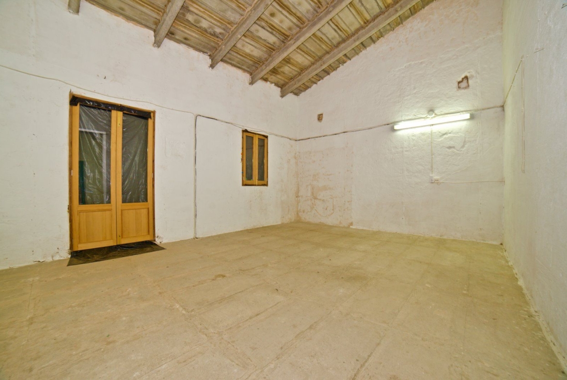 Village House for Rent in Campos with Courtyard and Terrace