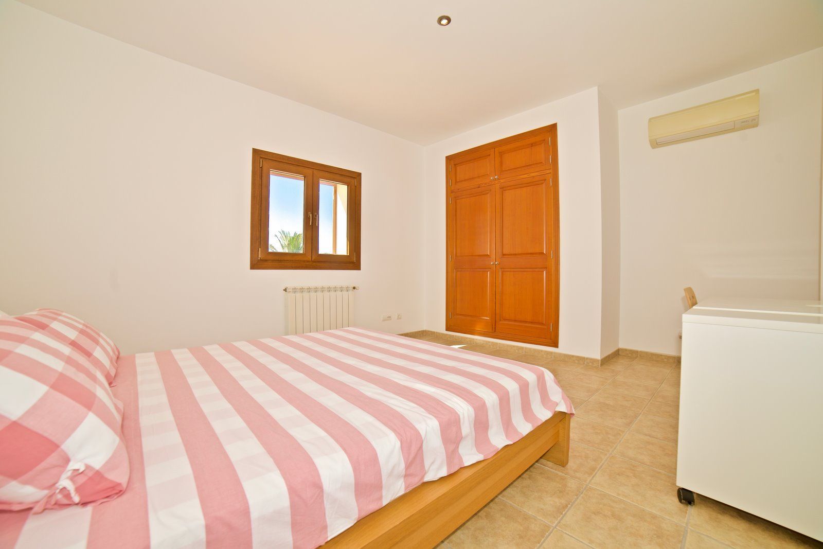 Country Home for Rent with Private Pool Near Campos