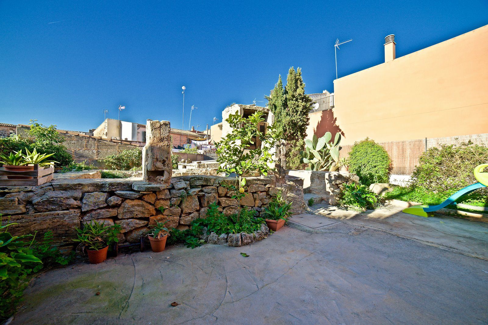 Casa de pueblo con jardín y garaje en Ses Salines