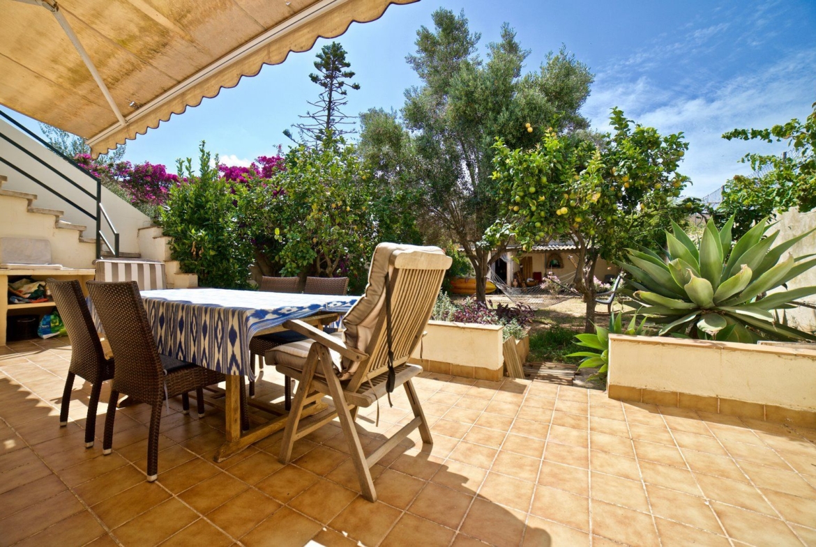 Haus mit Garten & Kamin zum Kauf in s’Estanyol, Mallorca