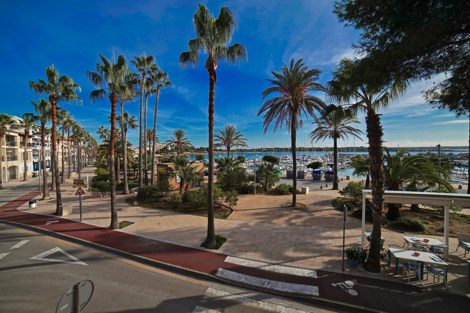 3-1079-Villasyfincasmallorca.jpg Seafront Apartment for Rent in Colonia de Sant Jordi