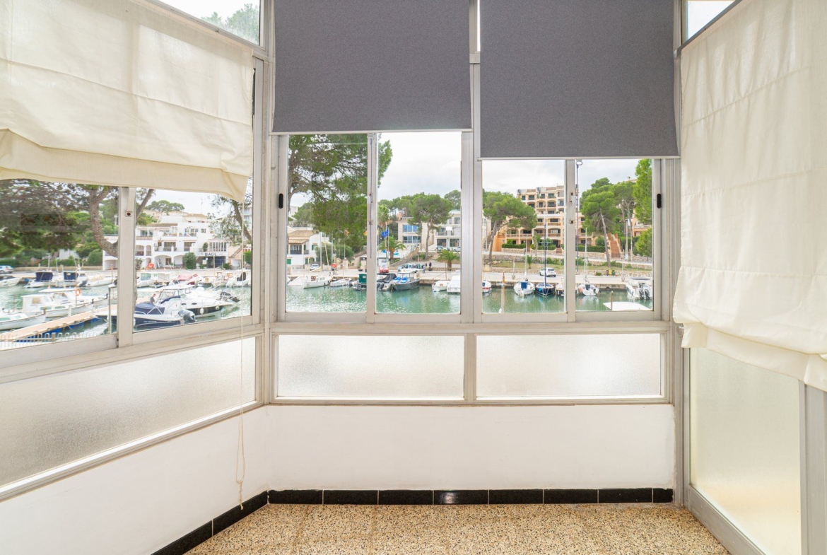 Piso en primera línea de mar en Portopetro con jardín y vistas