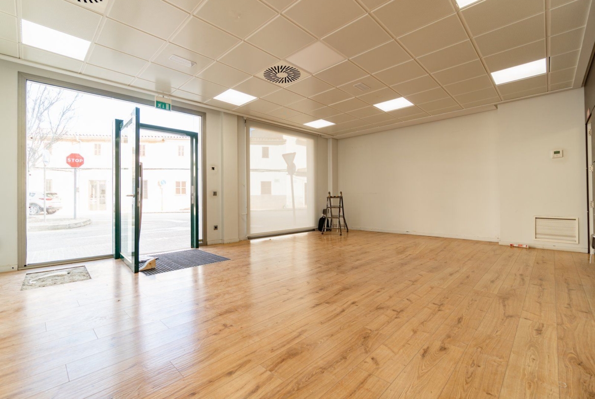 Corner Commercial Space for Rent in Central Ses Salines