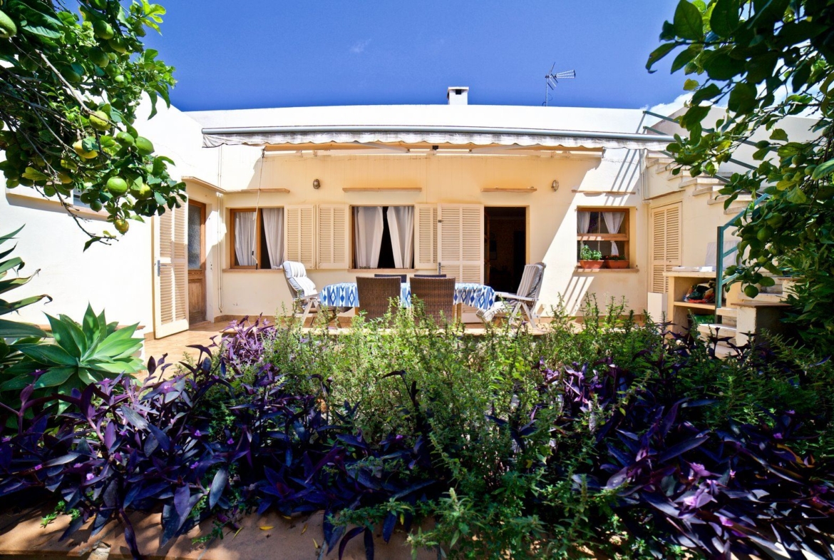 Haus mit Garten & Kamin zum Kauf in s’Estanyol, Mallorca
