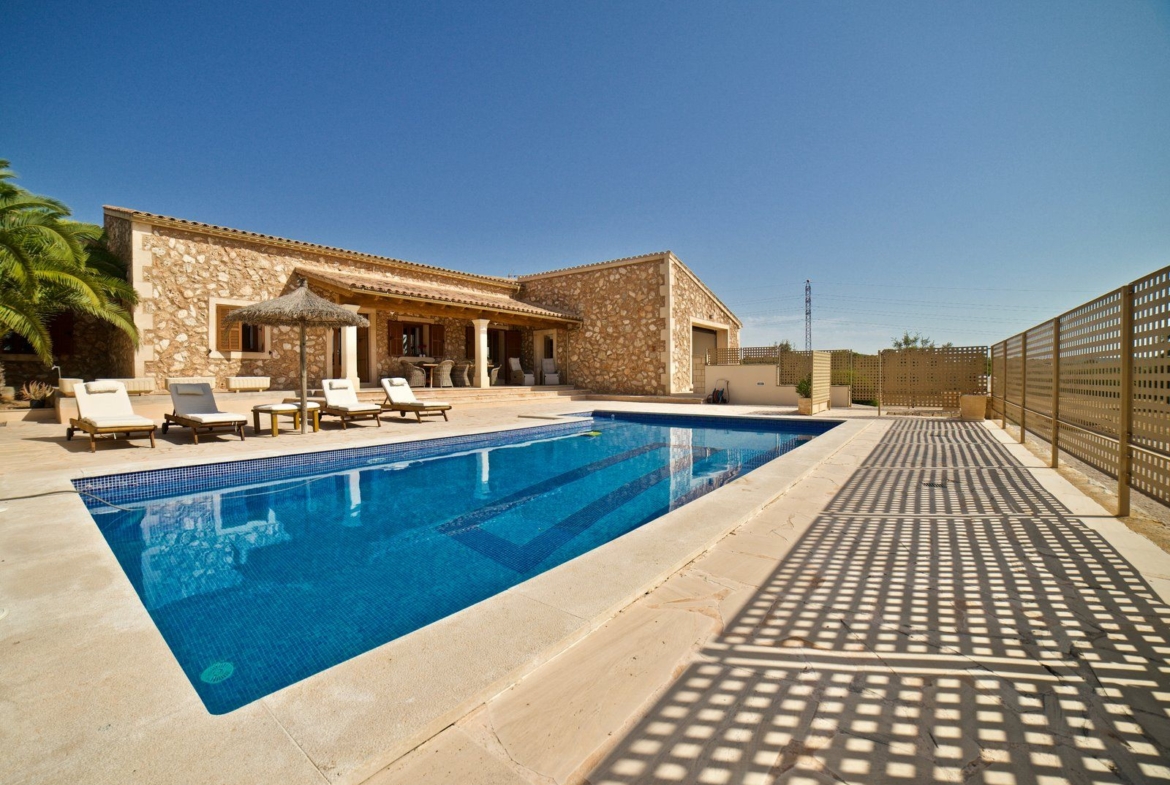 Country House with Pool for Rent Near Campos, Mallorca