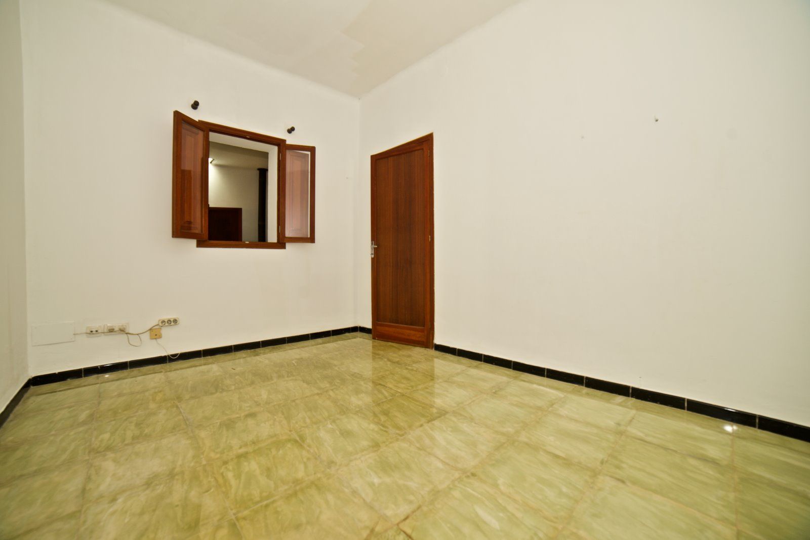 3-423-Villasyfincasmallorca.jpg Spacious Village House With Patio, Terrace & Fireplace in Ses Salines