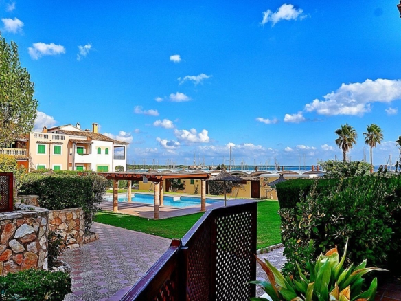 Planta baja con jardín y piscina junto a Es Trenc, Campos