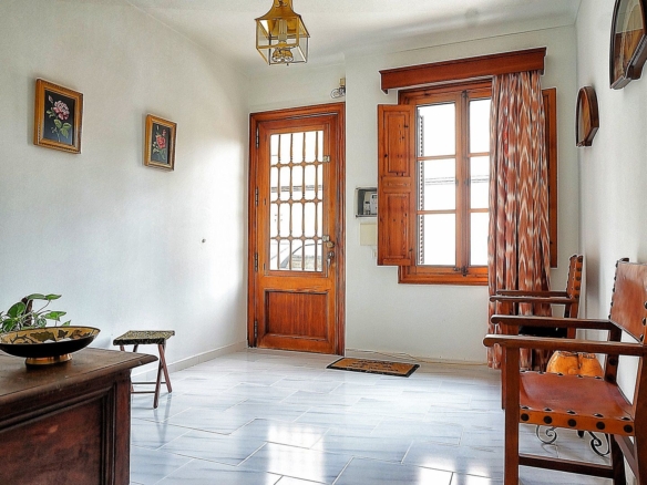 Casa de pueblo con patio y terraza en venta en Llucmajor