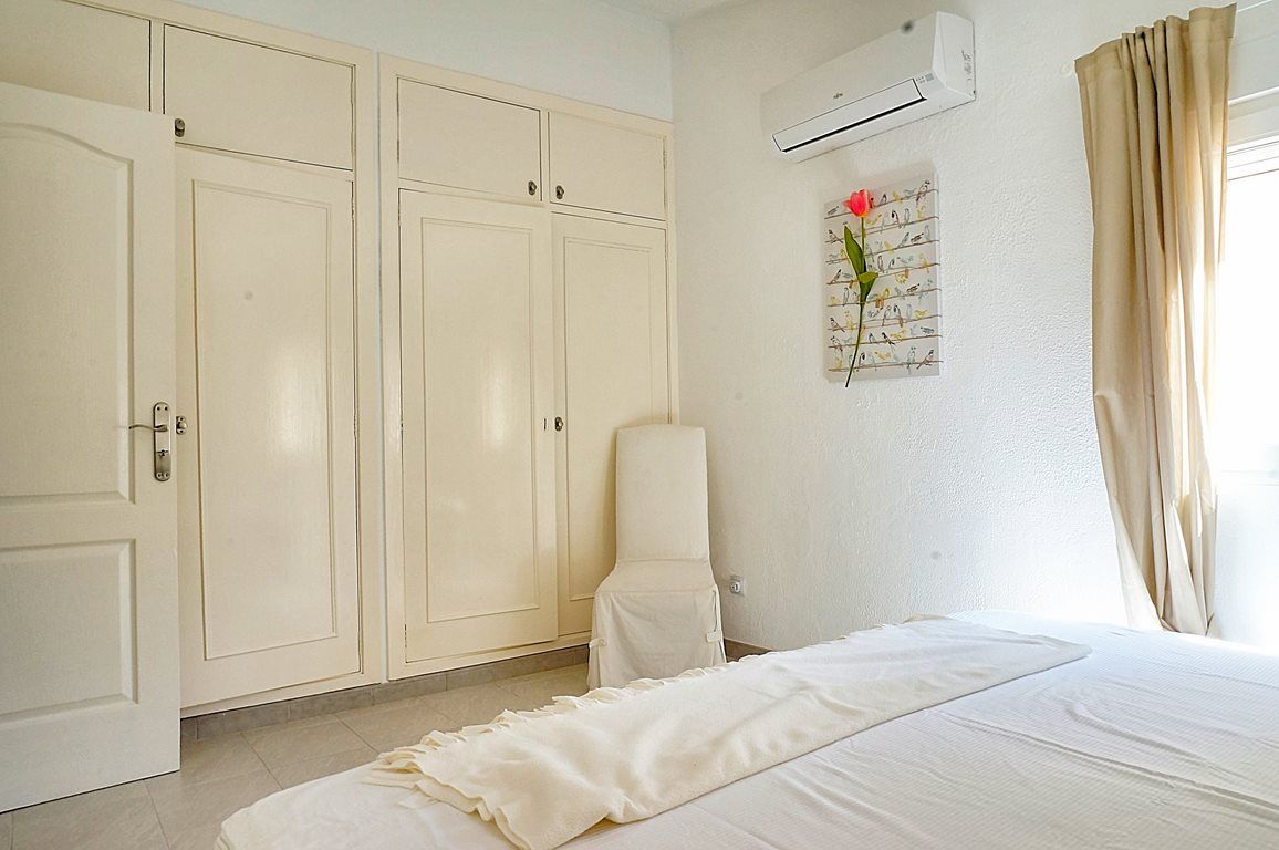 Duplex Rental with Terrace & Mountain Views in Son Vida, Palma
