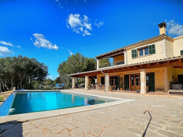 Casa de campo en Colonia de Sant Jordi con piscina y vistas al mar