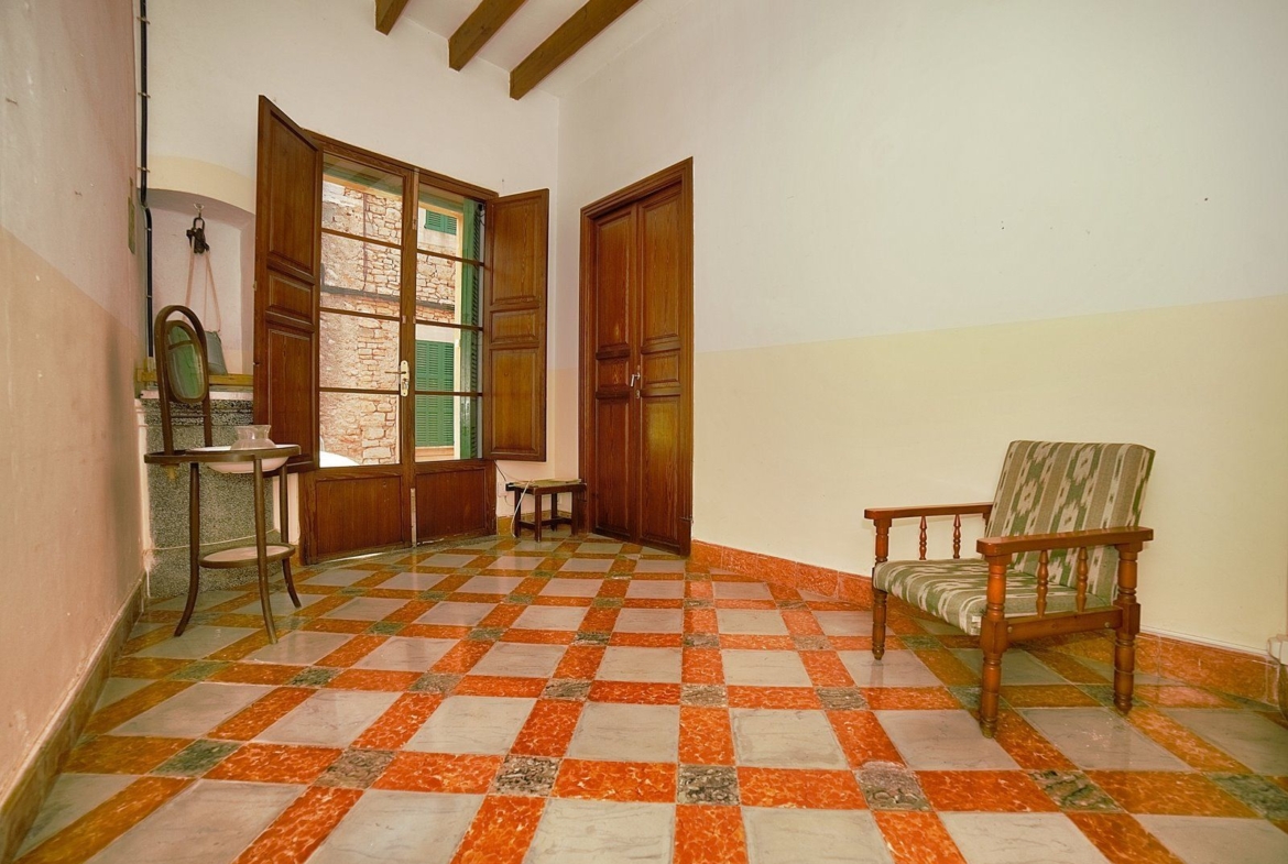 Stadthaus-Miete in Santanyí mit Innenhof und Terrassen
