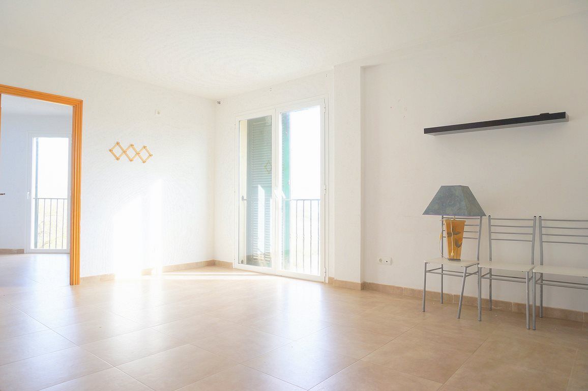 Piso en alquiler en Campos con garaje, 3 habitaciones y luz natural