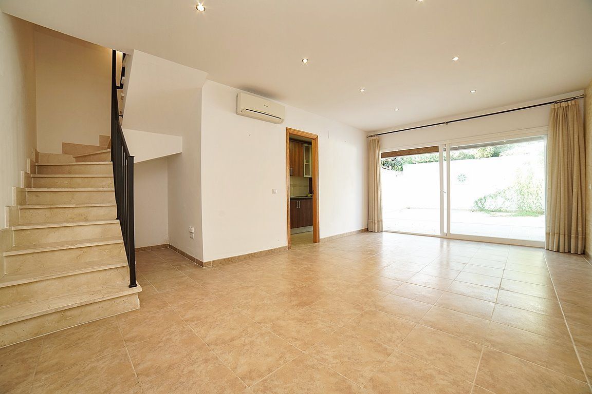 Reihenhaus in Ses Salines mit Garten & Terrasse · 3 Schlafzimmer