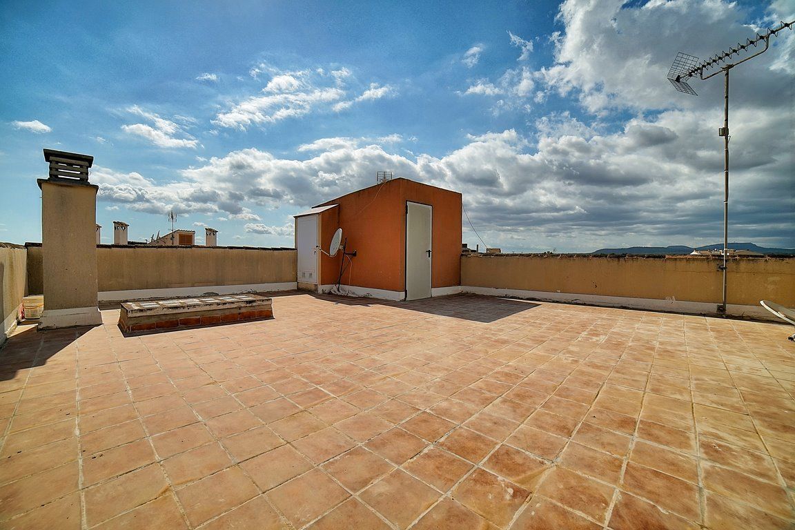 Ático en Campos con gran terraza superior y vistas a la montaña