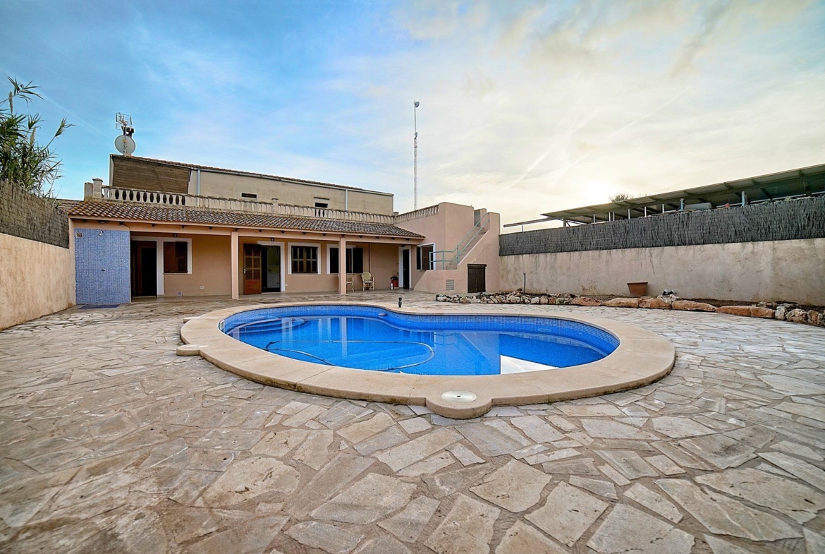 Renovated Village House with Pool for Rent in Ses Salines