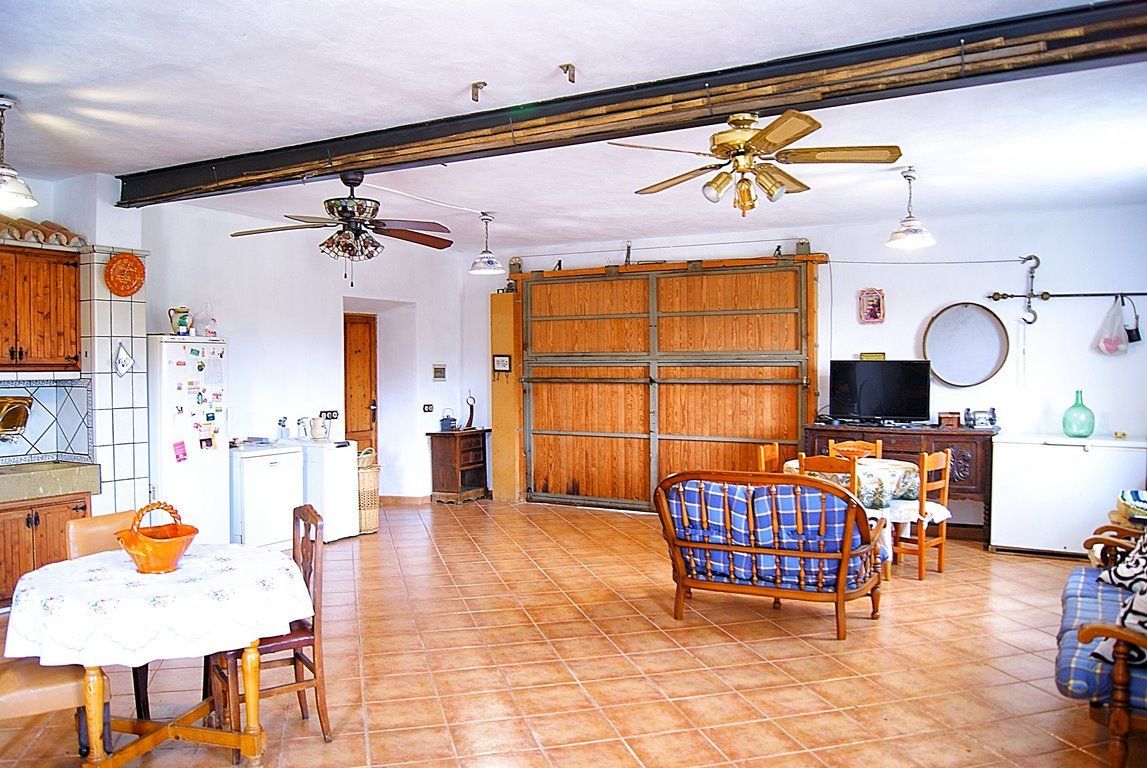 Country House in Costitx With Pool, Garden & Terrace
