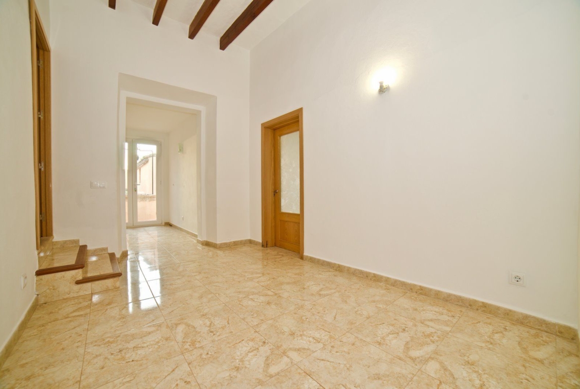 Renovated Village House with Garden & Garage in Santanyí
