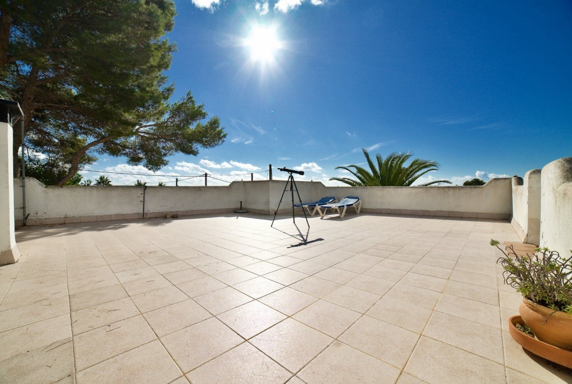 Chalet amueblado en alquiler cerca de Cala Santanyí con jardín