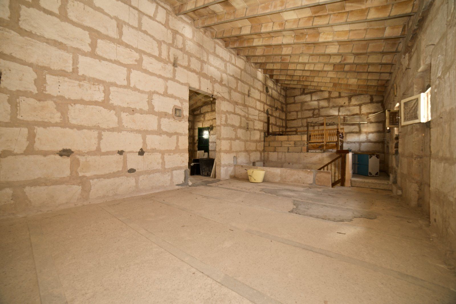 31-423-Villasyfincasmallorca.jpg Spacious Village House With Patio, Terrace & Fireplace in Ses Salines