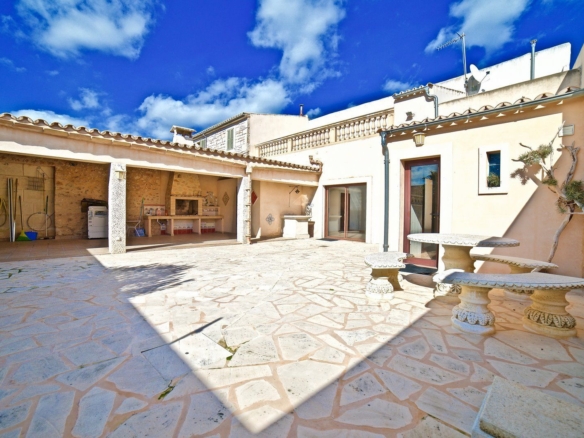Casa de pueblo renovada en alquiler en Es Llombards, Santanyí