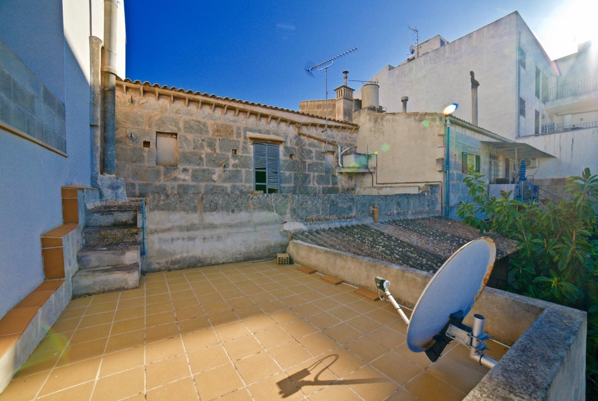 Stadthaus mit Garten und Garage in Campos, Mallorca