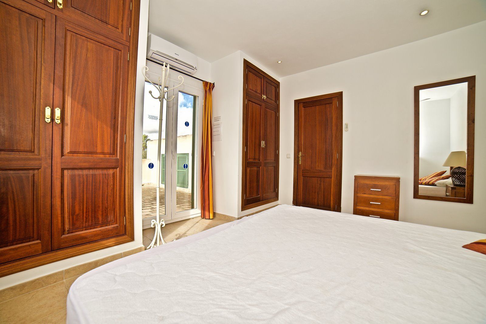 34-Villasyfincasmallorca.jpg Landhaus mit Pool und Meerblick bei Portocolom, Santanyí