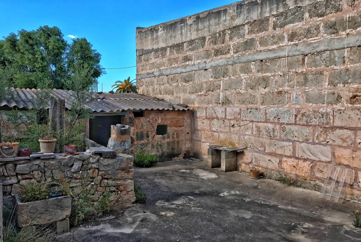 Casa de pueblo para reformar en el centro de Santanyí | 170 m²