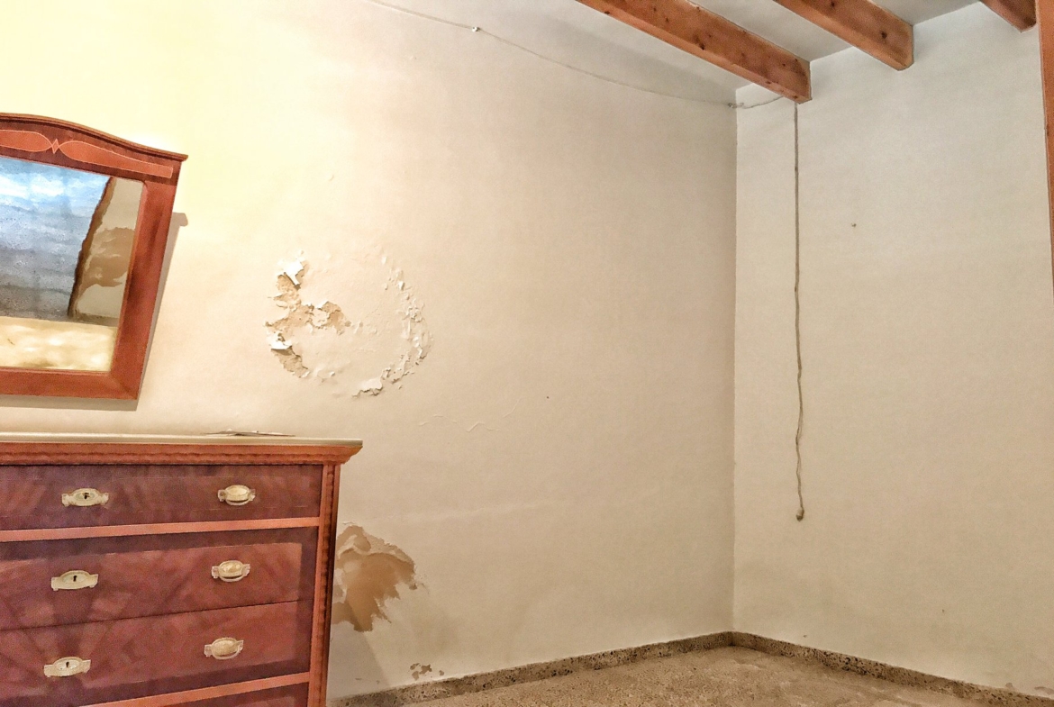 Casa de pueblo para reformar en el centro de Santanyí | 170 m²