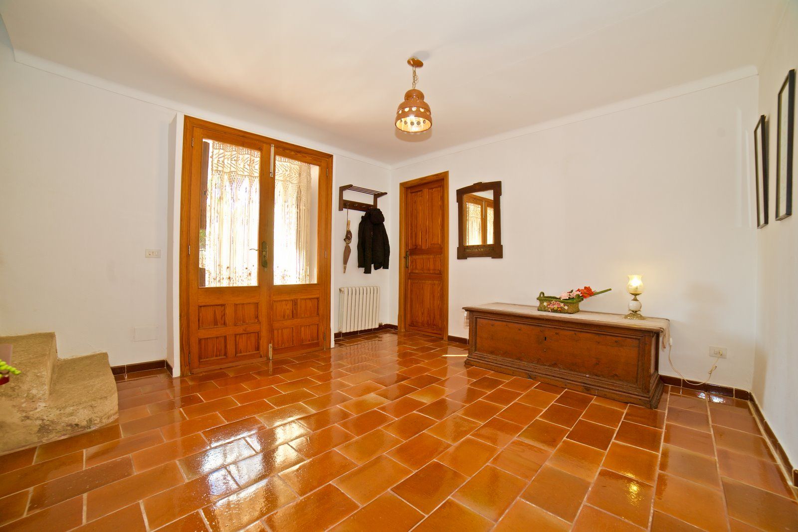 36-1180-Villasyfincasmallorca.jpg Charming Village House for Rent in Ses Salines with Garden