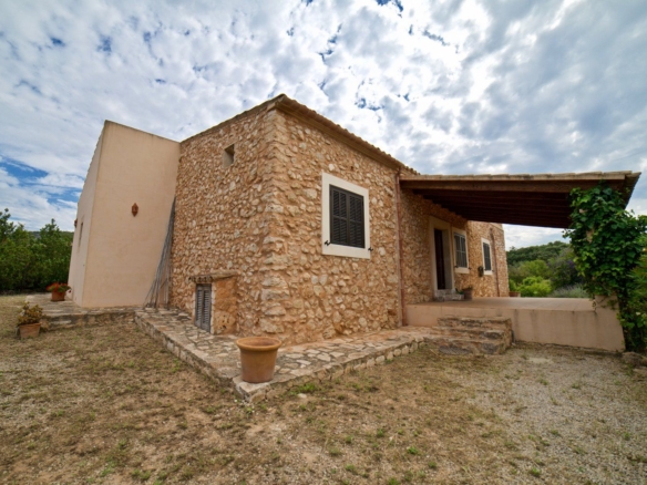 Landhaus mit Pool und Meerblick bei Santanyí – Mallorca