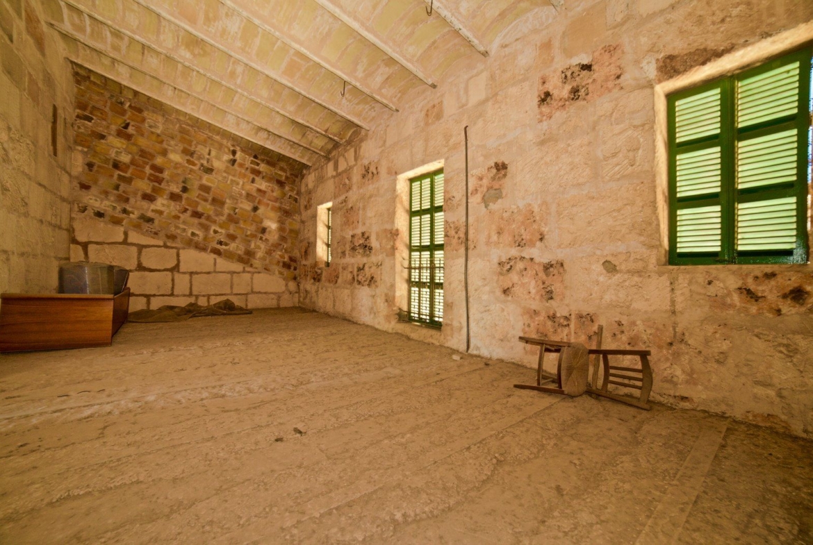 Stadthaus mit Garten und Garage in Campos, Mallorca