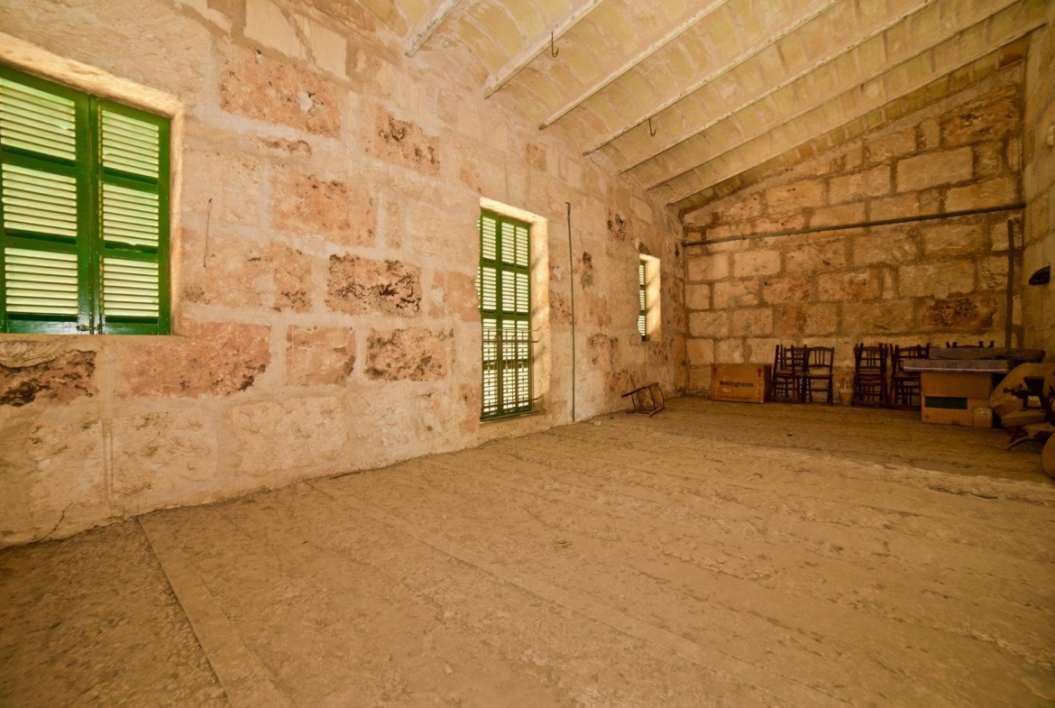 Stadthaus mit Garten und Garage in Campos, Mallorca