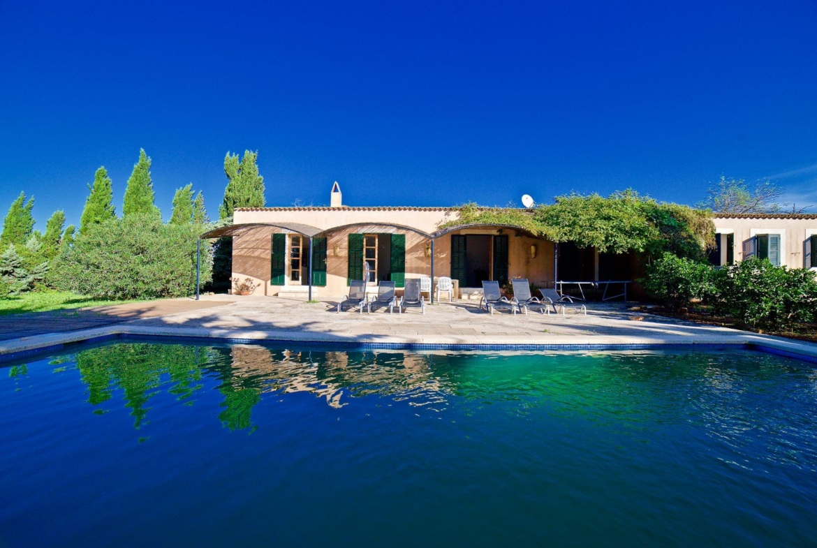 Chalet mit Pool zur Saisonmiete in Es Llombards, Südost-Mallorca