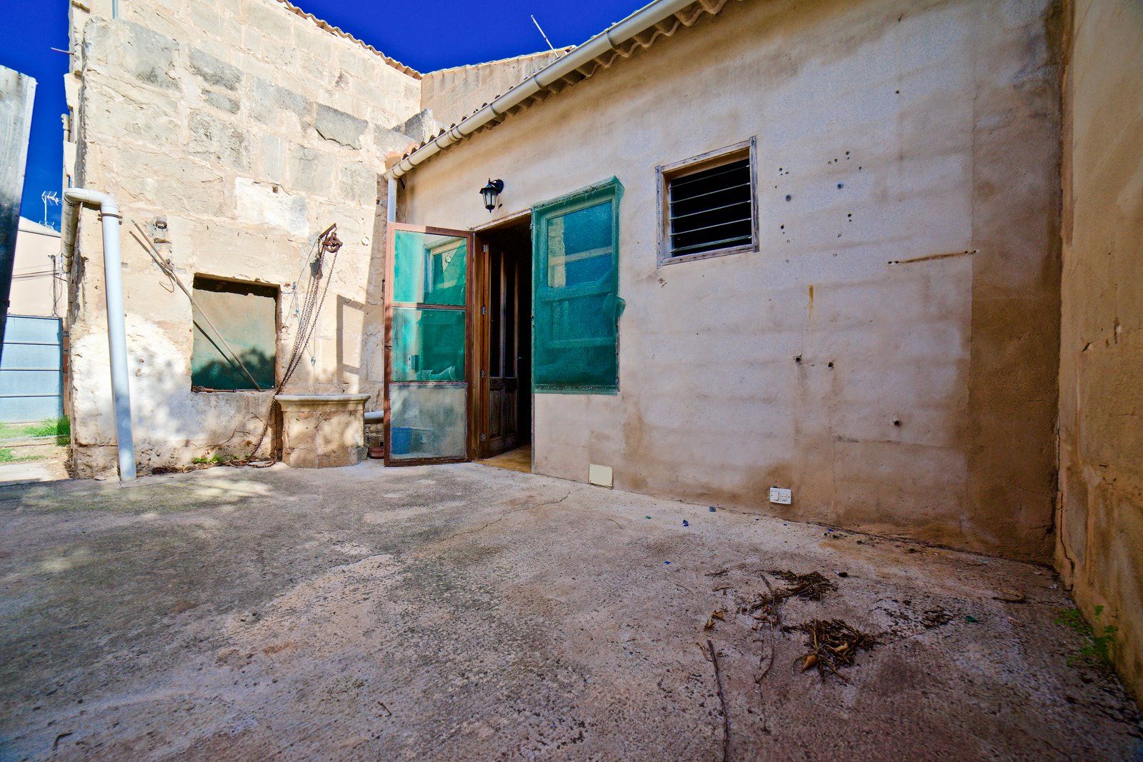 Casa de pueblo esquinera en Ses Salines con vistas al mar