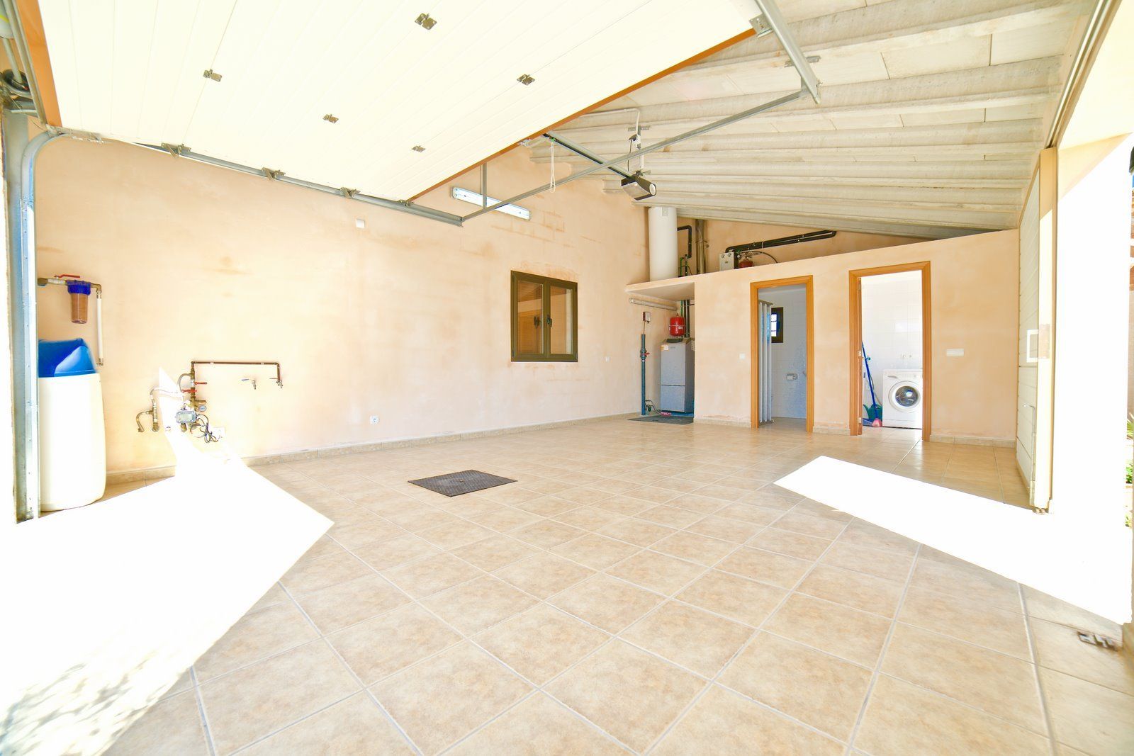 Country Home for Rent with Private Pool Near Campos