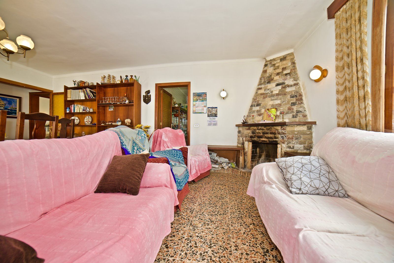 Spacious House With Garden & Terraces in Cala Santanyí, 3 Min to Beach