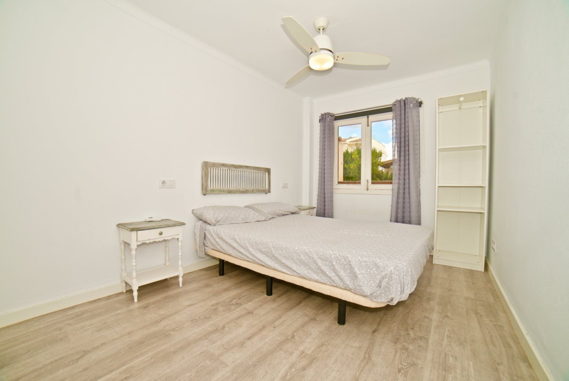 Planta baja reformada con terraza y vistas al mar en Colonia de Sant Jordi