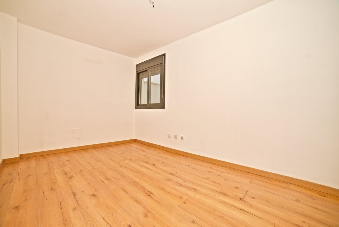 Unmöblierte 3-Zimmer-Wohnung zur Miete mit Aufzug im Zentrum von Campos
