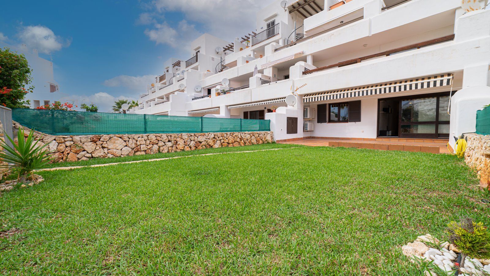 4-1223-Villasyfincasmallorca.jpg Alquiler de planta baja en Cala Egos: jardín privado y piscina