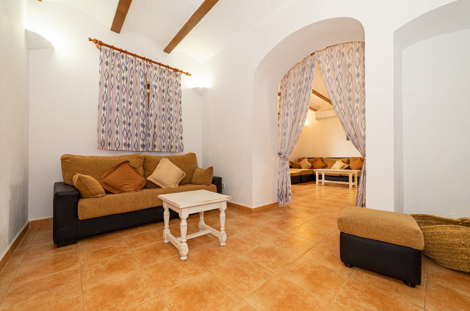 4-1229-Villasyfincasmallorca.jpg Country House with Pool Near C’as Concos, Felanitx