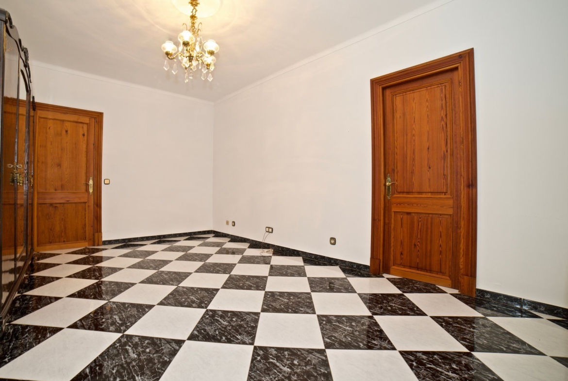 Alquiler planta baja señorial en Campos: 182 m² con historia