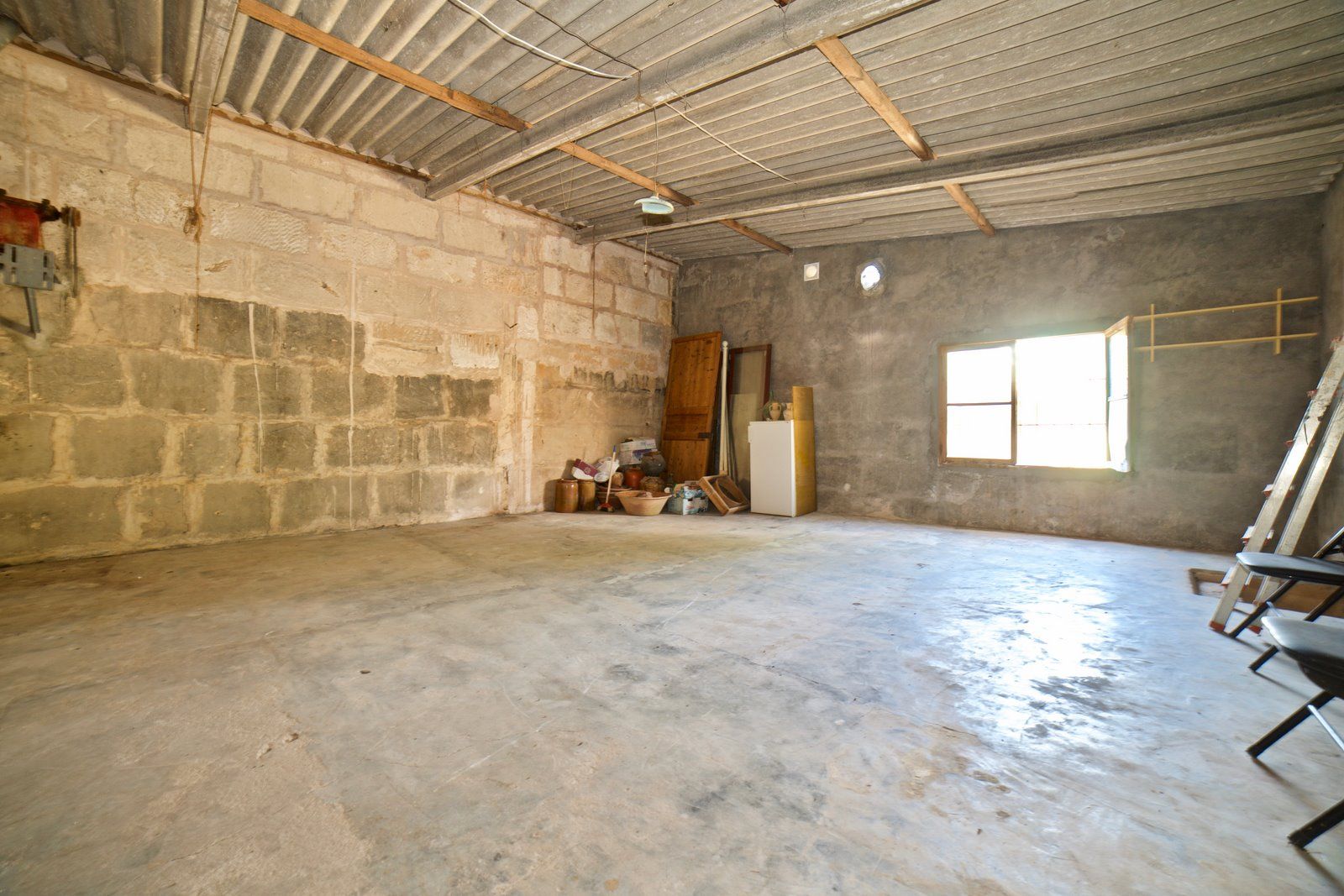 4-2017-Villasyfincasmallorca.jpg Commercial Space for Rent in Ses Salines, 122 m²