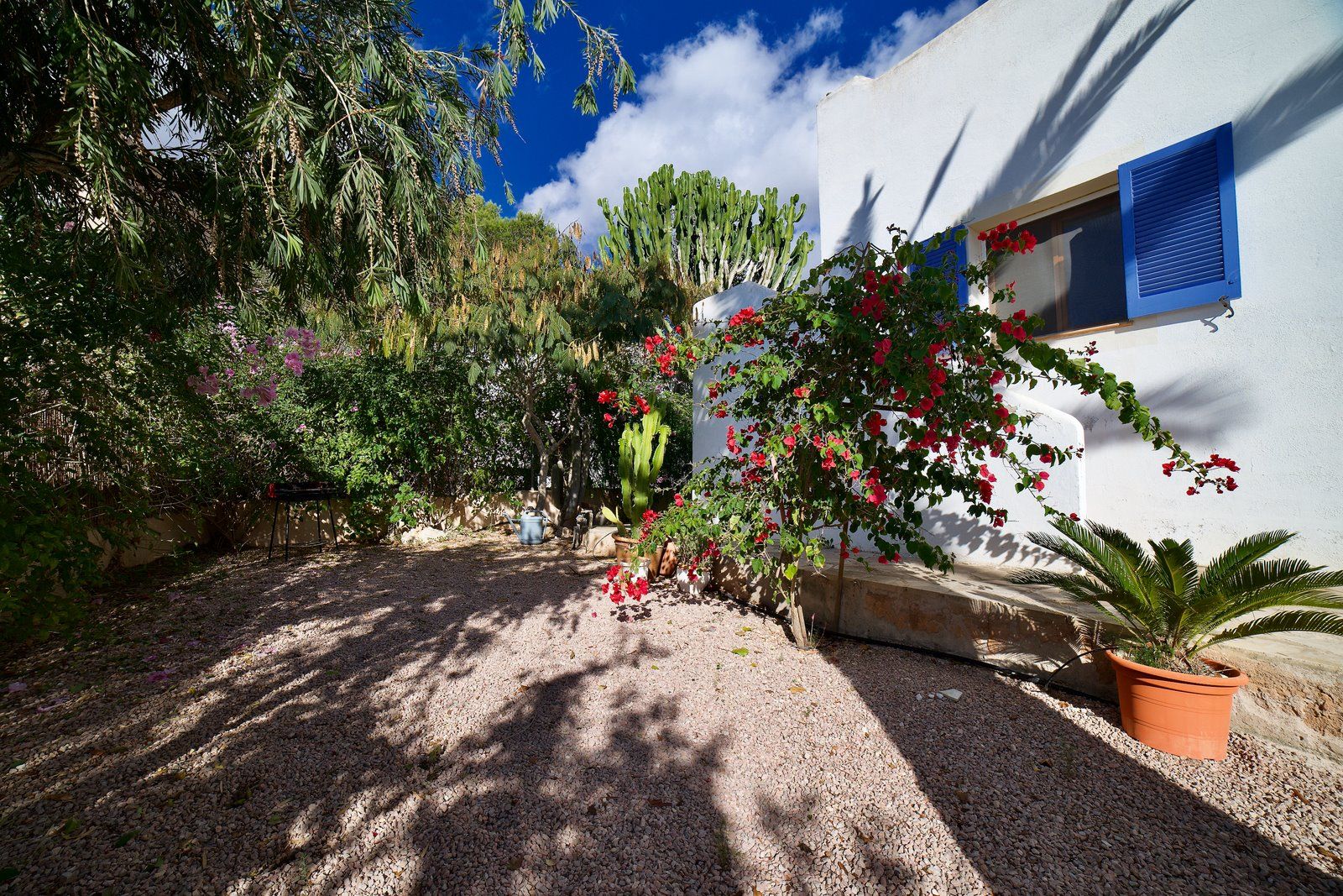 4-2033-Villasyfincasmallorca.jpeg Chalet amueblado en alquiler cerca de Cala Santanyí con jardín