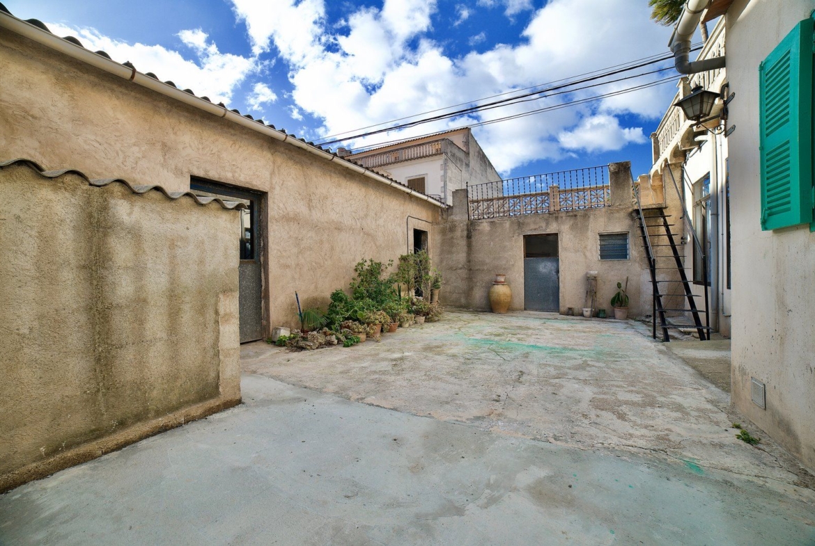 Casa de pueblo en alquiler en Montuïri con garaje, patio y terrazas