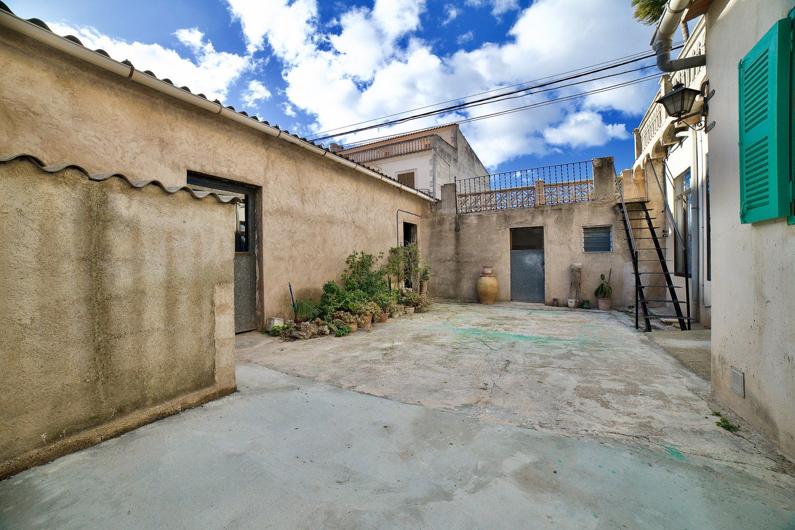 Casa de pueblo en alquiler en Montuïri con garaje, patio y terrazas