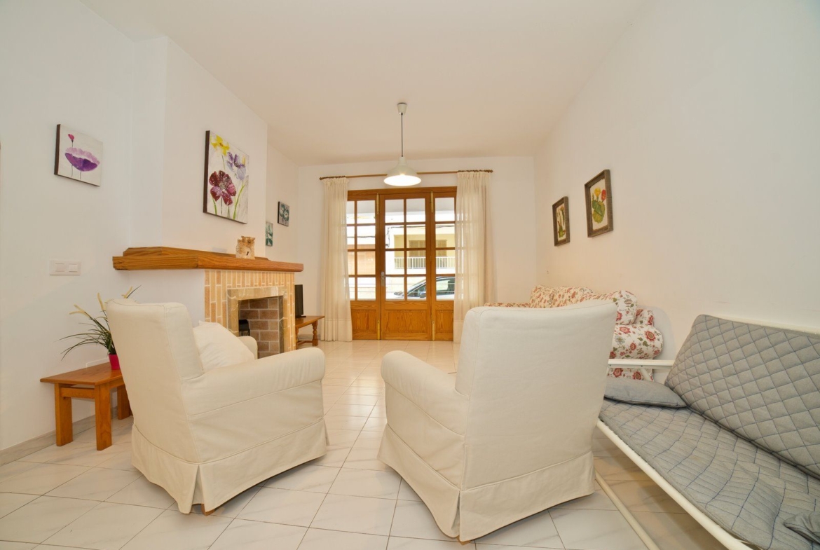 Spacious Ground-Floor Apartment with Terraces Near the Beach, Colonia de Sant Jordi