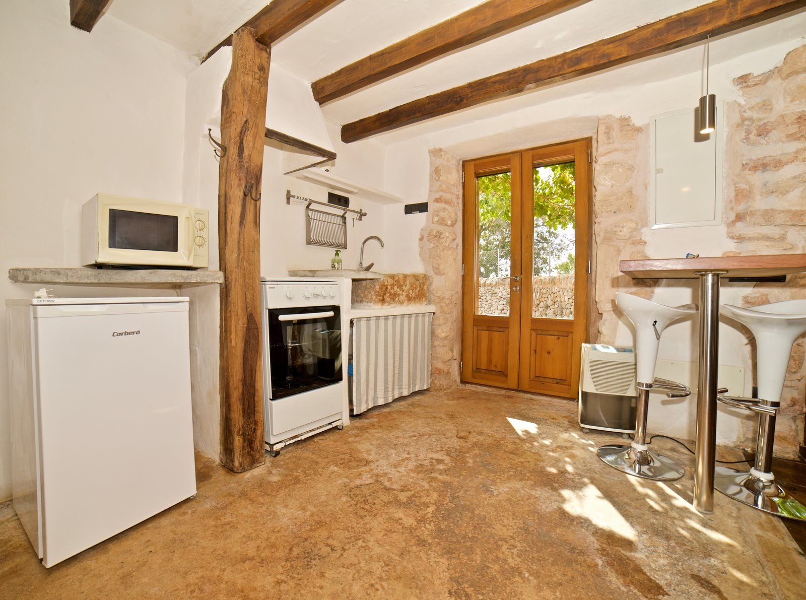 4-909-Villasyfincasmallorca.jpg Country House for Rent in Santanyí – Restored Mill on 15,000 m² Estate