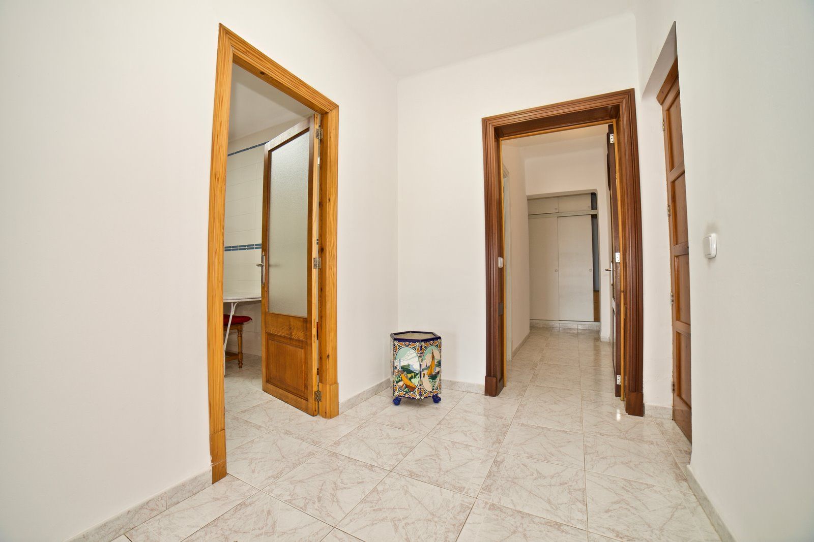 Beachfront Long-Term Rental in Sa Ràpita: 4-Bed Ground Floor Apartment