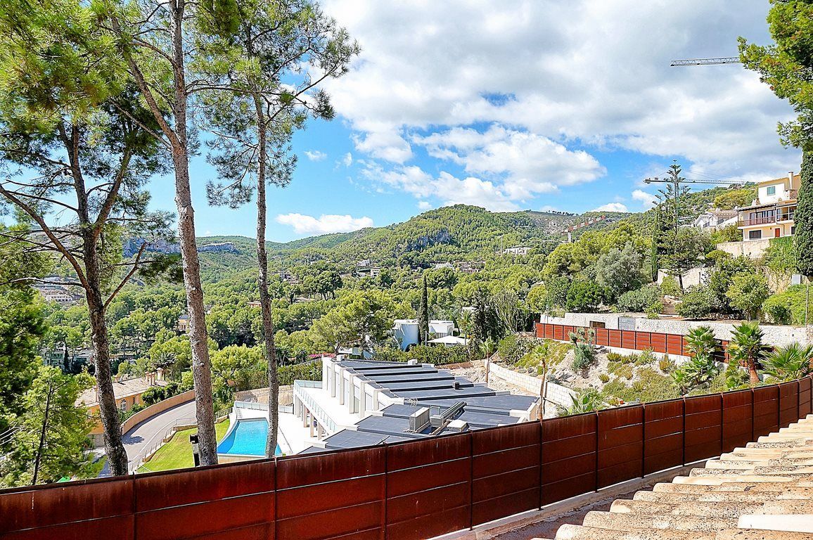 Duplex Rental with Terrace & Mountain Views in Son Vida, Palma