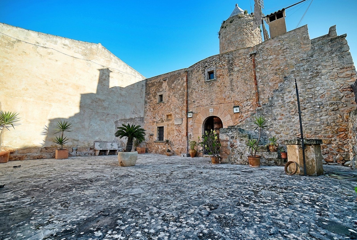 Restored 17th-Century Windmill for Rent in Algaida, Mallorca
